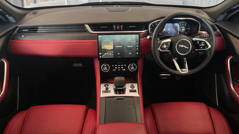 Jaguar F-Pace 2.0 D200 R-Dynamic Black 5dr Auto AWD Diesel Estate